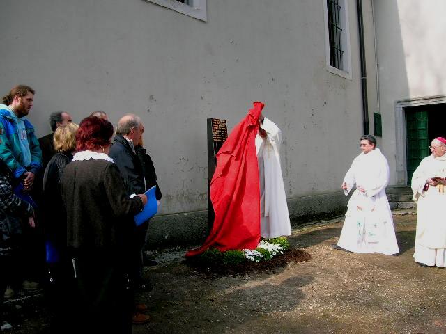 Spomenik našim duhovnikam