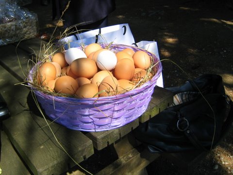 Decorazione tradizionale delle uova pasquali a Drenchia