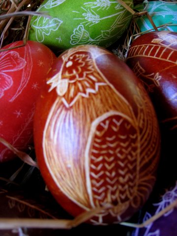 Decorazione tradizionale delle uova pasquali a Drenchia